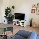 Charming Townhouse In The Heart Of הדרסלב