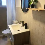 Charming Townhouse In The Heart Of * הדרסלב