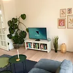 Charming Townhouse In The Heart Of וילה