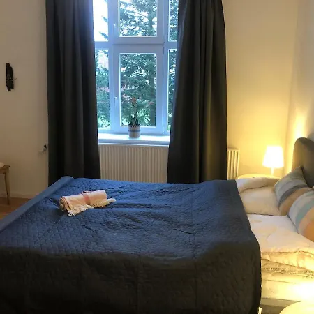 Charming Townhouse In The Heart Of * 哈泽斯莱乌